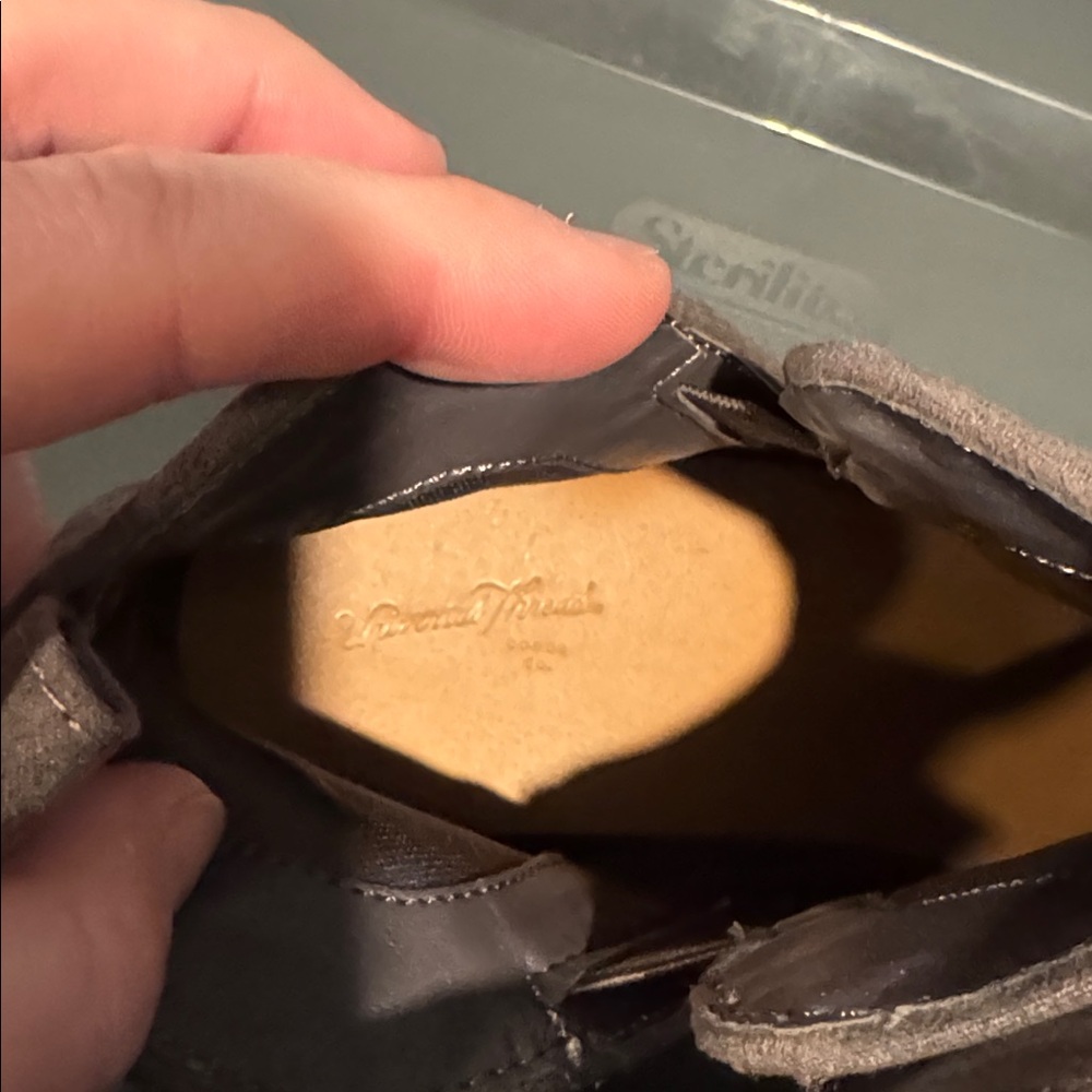 Universal Thread Booties - Picture 4 of 6